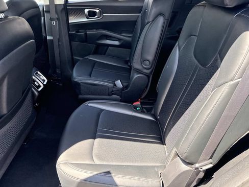 Used 2023 Kia Sorento EX AWD/4WD image 16