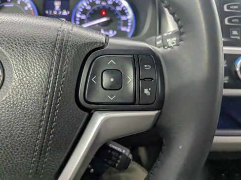 Used 2016 Toyota Highlander Limited FWD image 20
