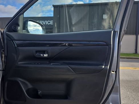 Used 2016 Mitsubishi Outlander SEL image 55
