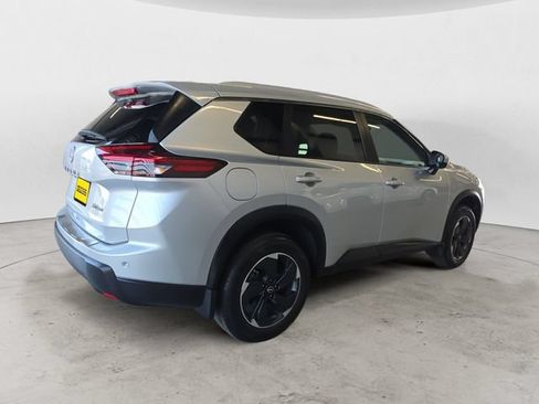 Used 2024 Nissan Rogue SV w/ SV Premium Package AWD/4WD image 5