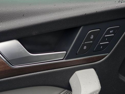 Used 2021 Audi Q5 Prestige w/ Prestige Package AWD/4WD image 38