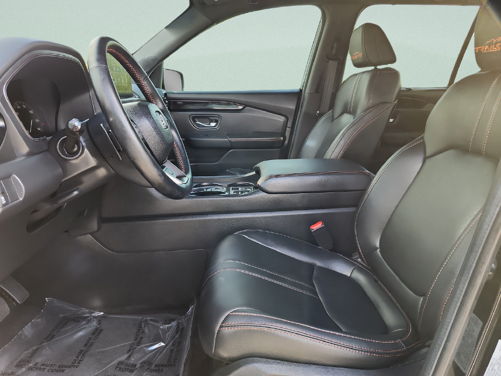 Certified 2025 Honda Pilot TrailSport image 21
