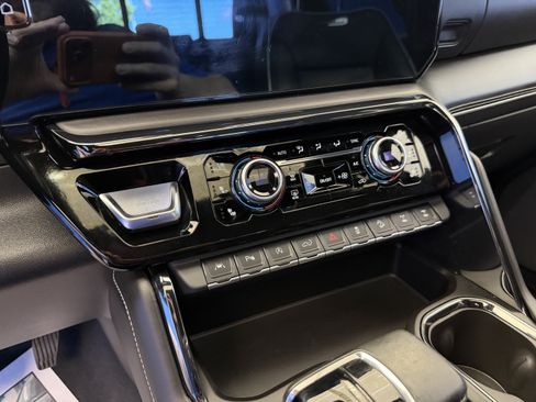 Used 2023 GMC Sierra 1500 AT4X AWD/4WD image 23