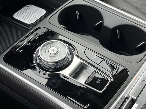 New 2026 Kia Carnival SX w/ SX Dark Edition Package FWD image 16