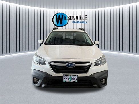 Used 2022 Subaru Outback Premium image 4