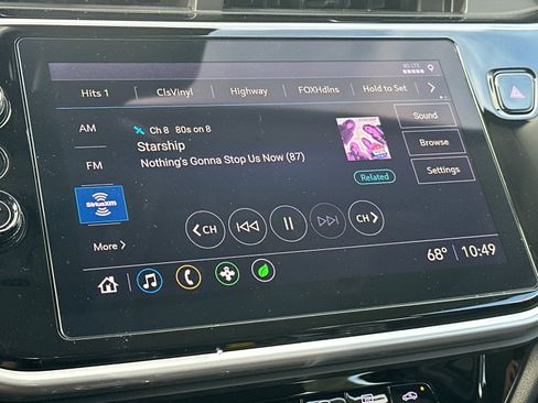 Used 2022 Chevrolet Bolt EUV LT w/ Convenience Package image 18