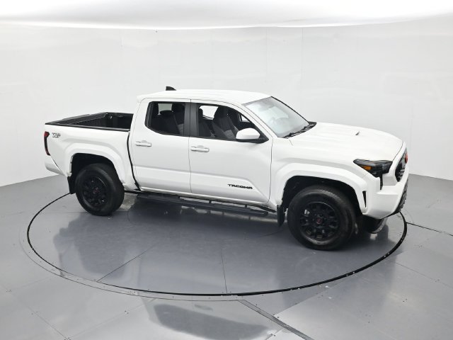 Used 2025 Toyota Tacoma TRD Sport AWD/4WD image 39
