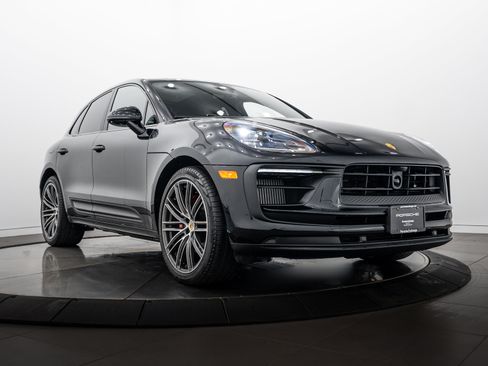 Certified 2026 Porsche Macan S AWD/4WD image 9