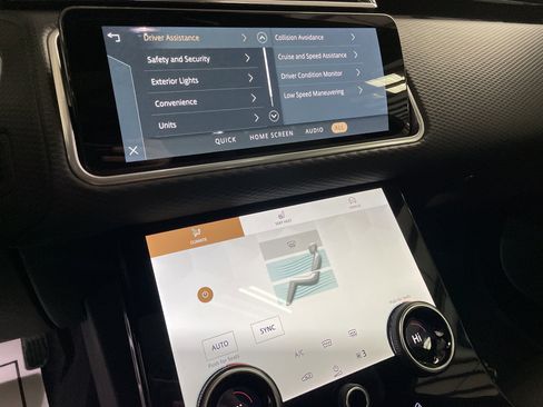 Used 2021 Land Rover Range Rover Velar R-Dynamic S image 24