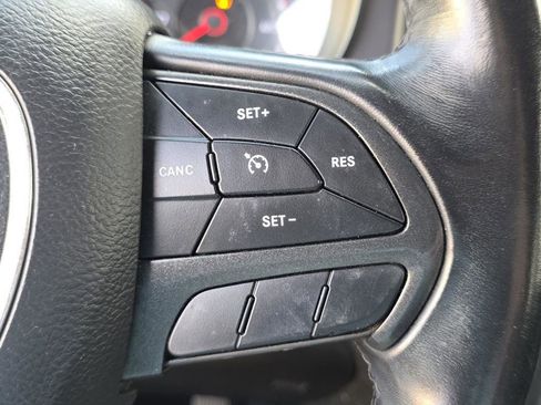 Used 2019 Dodge Charger SXT image 22