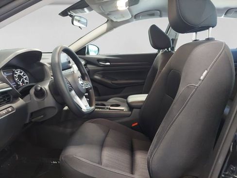 Used 2025 Nissan Altima 2.5 SV FWD image 10