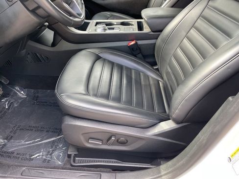 Used 2024 Ford Edge SEL image 8