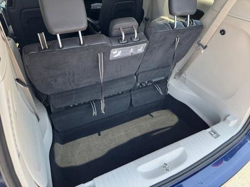 Used 2017 Chrysler Pacifica Touring-L Plus w/ Advanced Safetytec Group FWD image 17