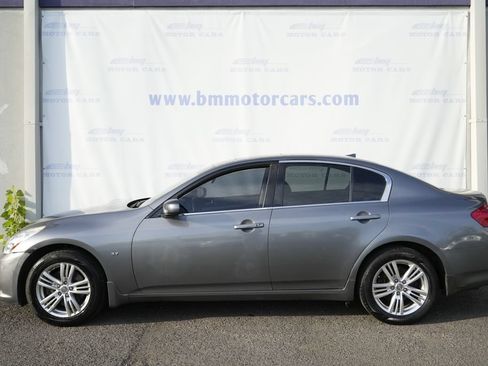Used 2015 INFINITI Q40 AWD w/ Navigation Package image 8
