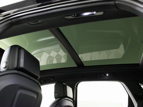 Used 2025 Porsche Cayenne image 19