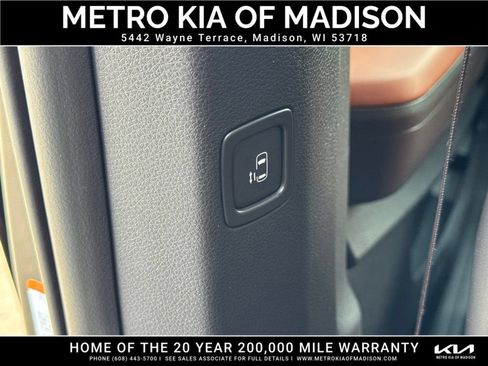 Used 2026 Kia Carnival EX FWD image 40
