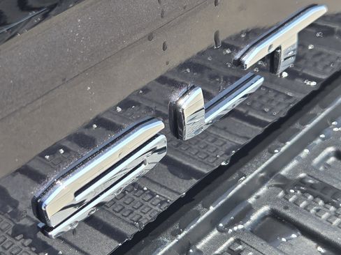 New 2025 GMC Sierra 2500 SLT w/ Texas SLT Premium Package image 9