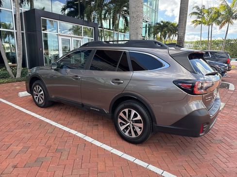 Used 2021 Subaru Outback Premium image 6