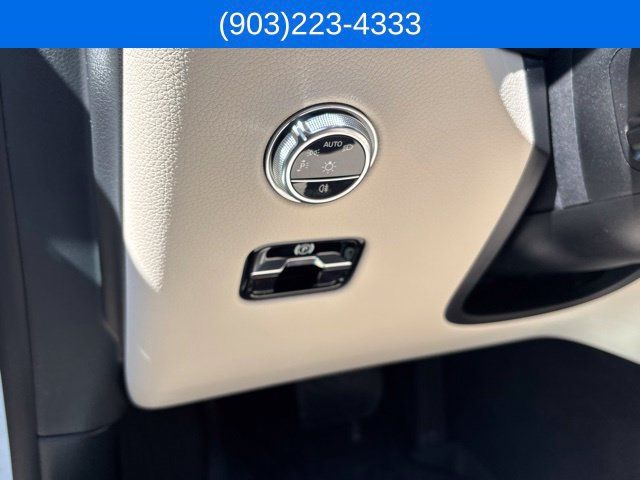 Used 2023 Mercedes-Benz GLC 300 4MATIC image 23
