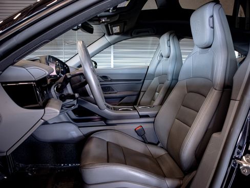 Certified 2023 Porsche Taycan RWD image 3