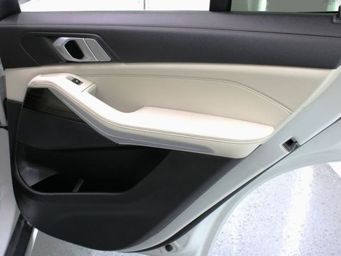 Used 2020 BMW X5 sDrive40i w/ Luxury Seating Package RWD image 43