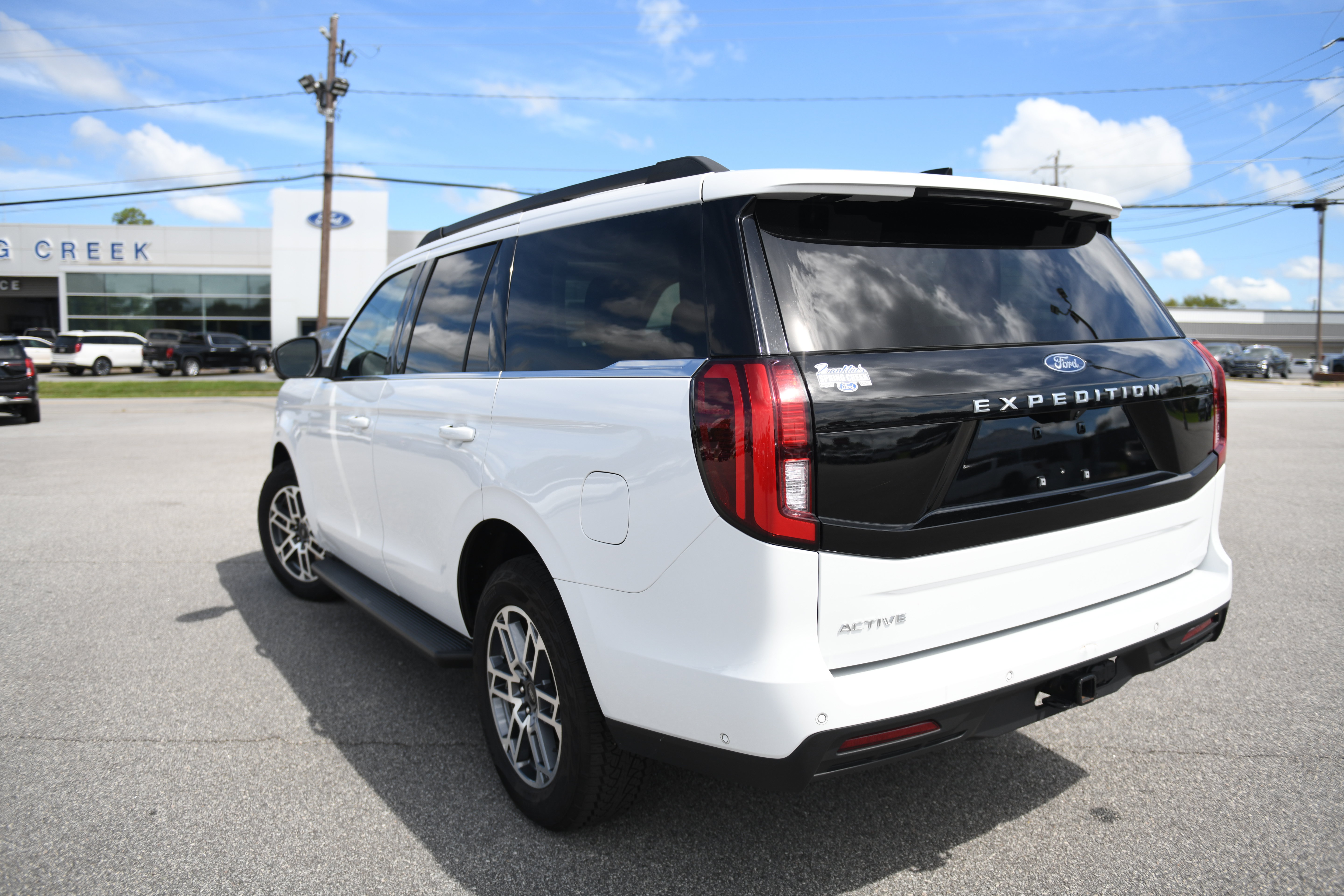 Used 2025 Ford Expedition Active AWD/4WD image 8