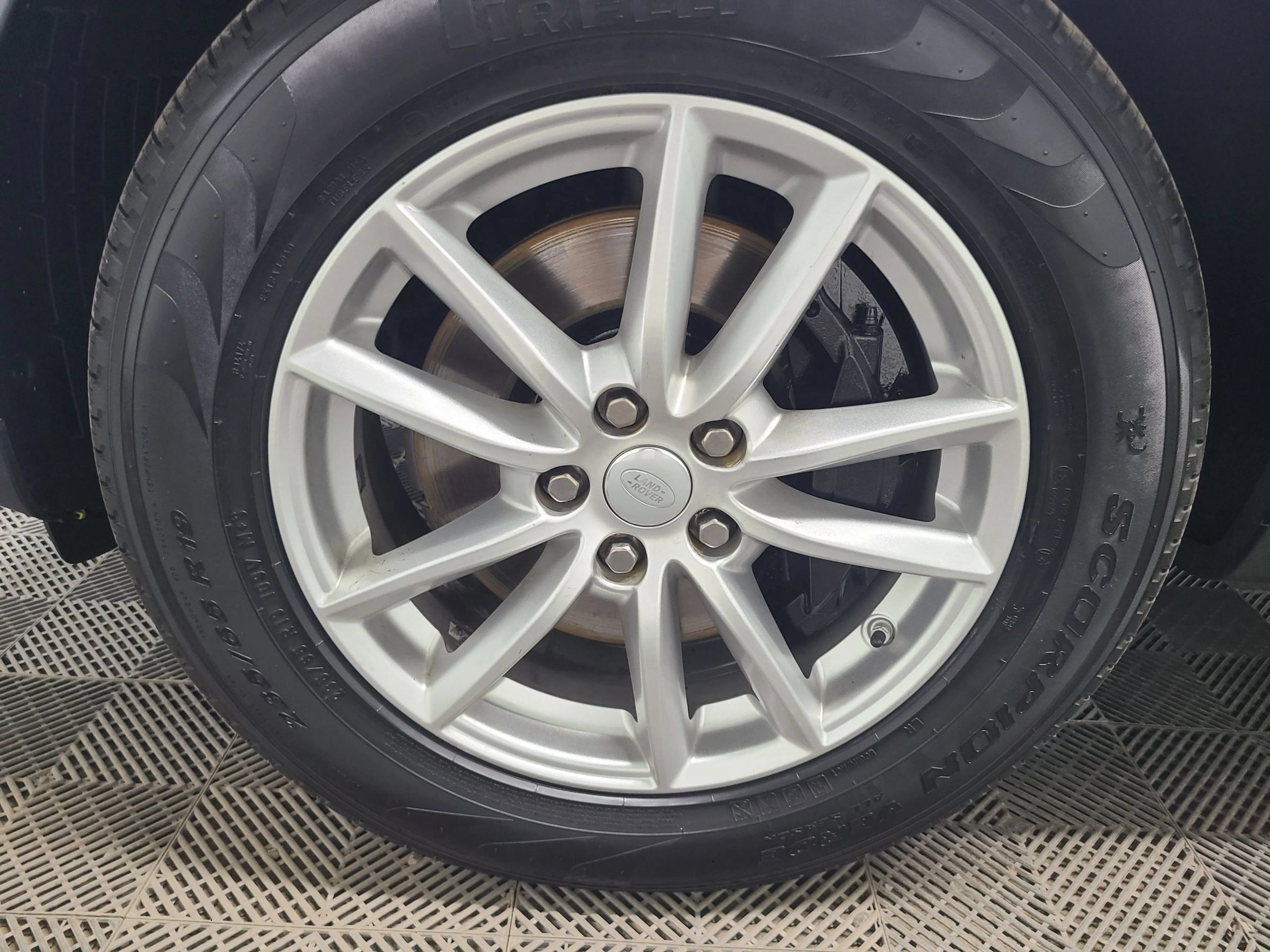 Used 2021 Land Rover Range Rover AWD/4WD image 18