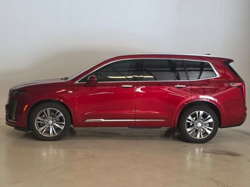 Used 2024 Cadillac XT6 Premium Luxury FWD image 3