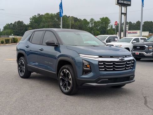 New 2026 Chevrolet Equinox LT FWD image 2