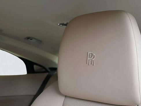 Used 2016 Rolls-Royce Wraith RWD image 9