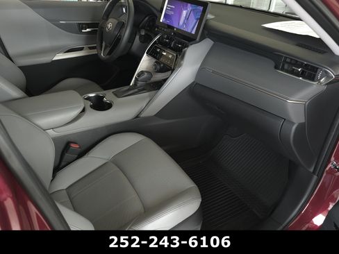 Used 2024 Toyota Venza Limited AWD/4WD image 43