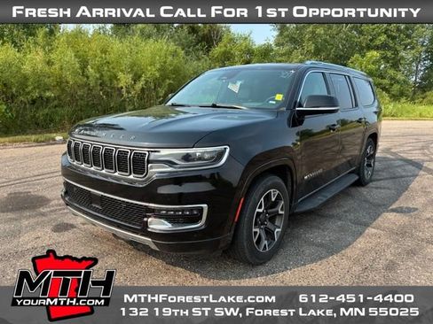Used 2024 Jeep Wagoneer L Series III w/ Flexible Seating Group AWD/4WD image 4