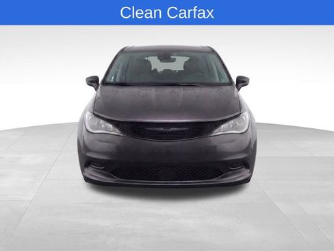 Used 2023 Chrysler Voyager LX image 5
