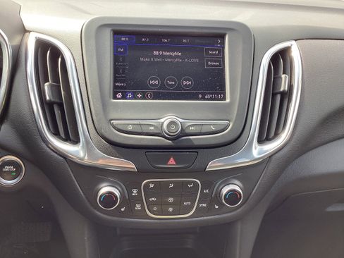 Used 2020 Chevrolet Equinox LT FWD image 19