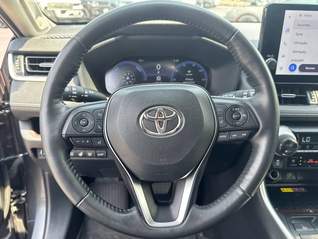 Used 2025 Toyota RAV4 Limited w/ Advanced Technology Package AWD/4WD image 25