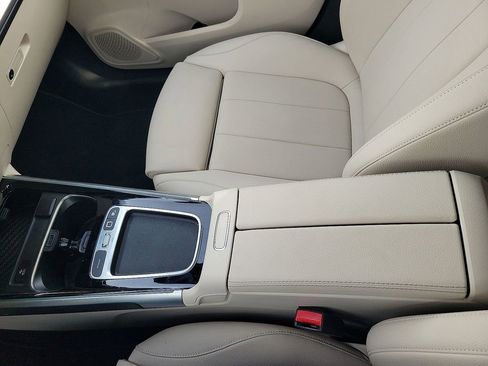 New 2025 Mercedes-Benz GLB 250 image 22