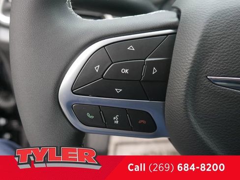 New 2026 Chrysler Pacifica Select AWD/4WD image 27