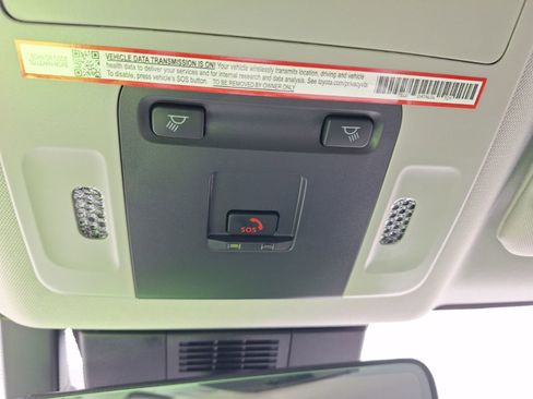 Used 2025 Toyota Camry LE image 28