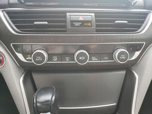 Used 2018 Honda Accord Touring image 21