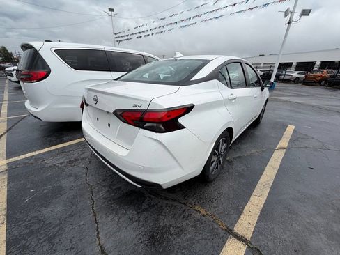Used 2023 Nissan Versa SV FWD image 4