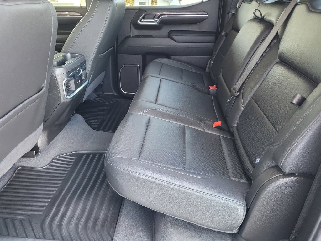 Used 2024 Chevrolet Silverado 1500 LTZ AWD/4WD image 10