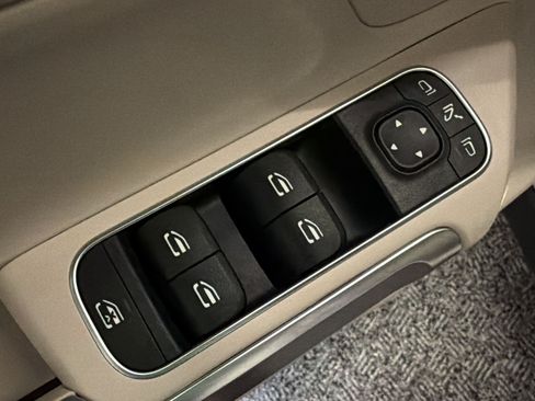 Used 2021 Mercedes-Benz GLB 250 image 14