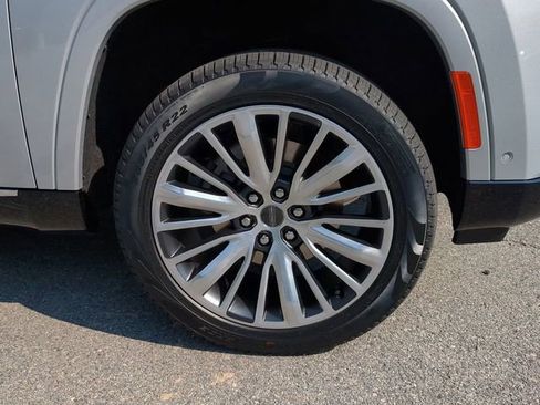 New 2023 Jeep Grand Wagoneer Series III AWD/4WD image 12