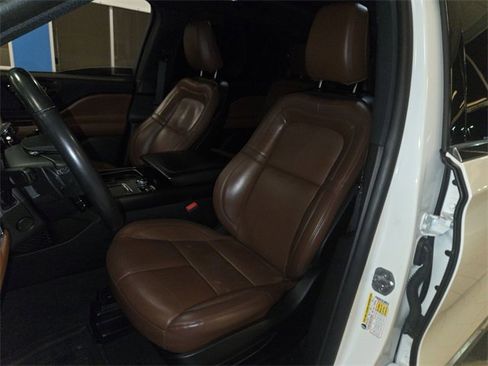 Used 2022 Lincoln Aviator Reserve image 11