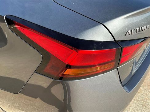 Used 2024 Nissan Altima 2.5 S image 27