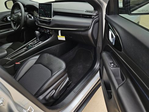 New 2026 Jeep Compass Latitude image 8