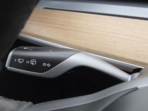 Used 2023 Tesla Model Y Long Range image 12