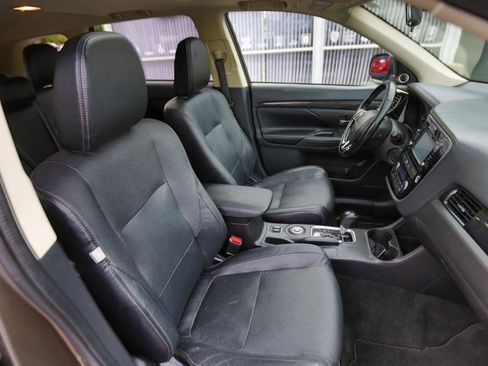 Used 2016 Mitsubishi Outlander SEL AWD/4WD image 20