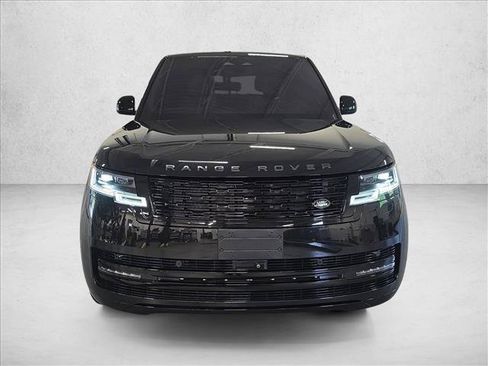 Used 2023 Land Rover Range Rover Long Wheelbase SE AWD/4WD image 2
