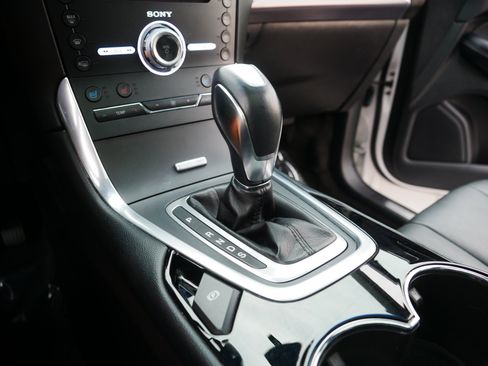 Used 2018 Ford Edge Titanium w/ Equipment Group 301A AWD/4WD image 29